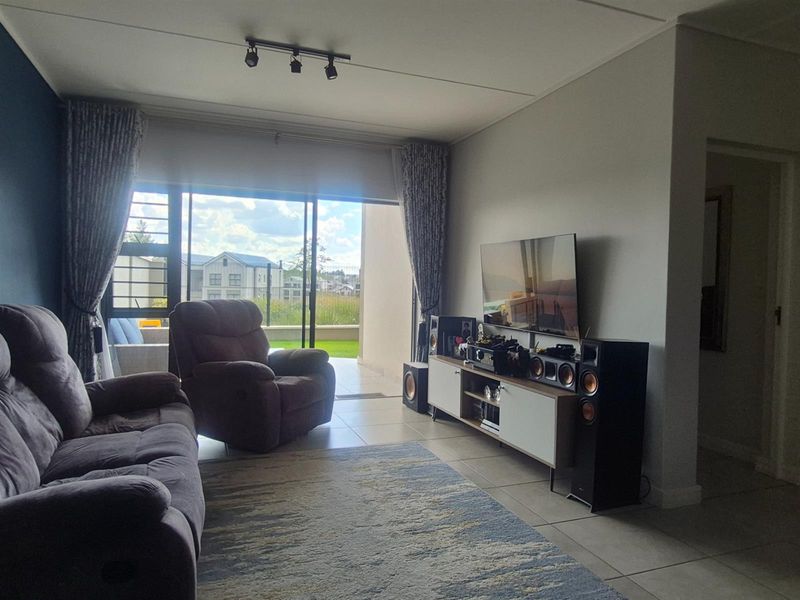 Luxury 3 Bedroom Apartment for sale in Munyaka with Park Views - No Transfer Duty - Photo 5