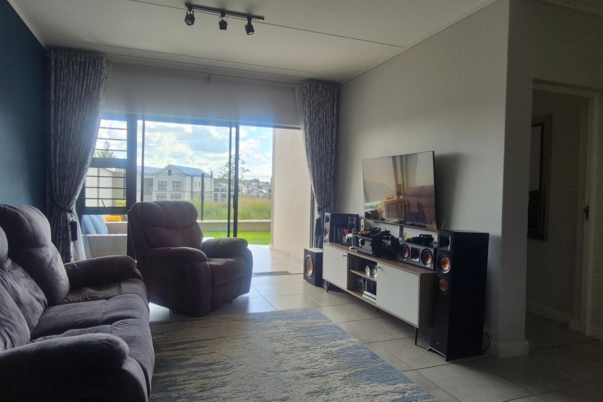 Luxury 3 Bedroom Apartment for sale in Munyaka with Park Views - No Transfer Duty - Photo 5