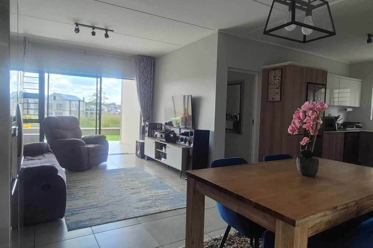 Luxury 3 Bedroom Apartment for sale in Munyaka with Park Views - No Transfer Duty - Photo 4