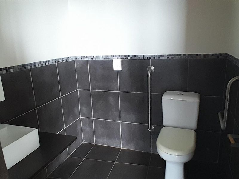Office To Rent in Ballito Commercial District, Ballito, KwaZulu Natal - Photo 8