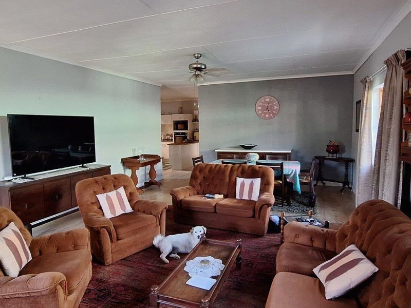 House UNDER OFFER in Riversdale - Photo 4