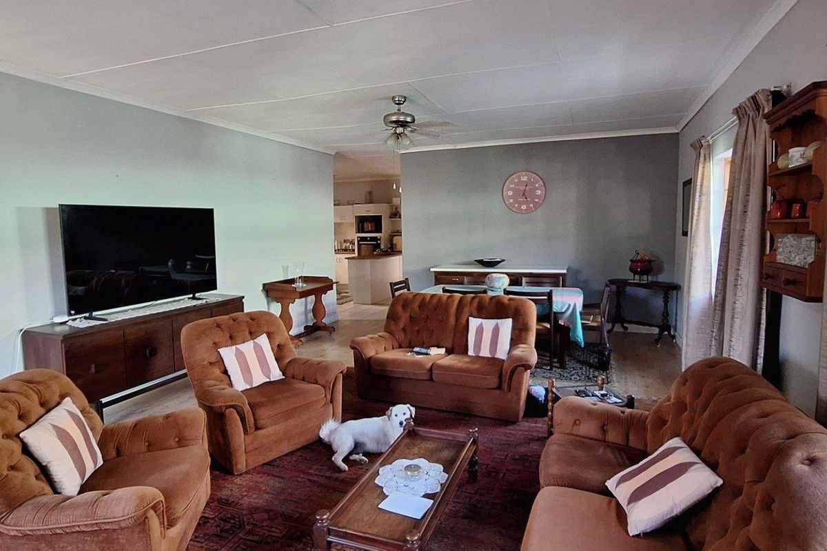 House UNDER OFFER in Riversdale - Photo 4