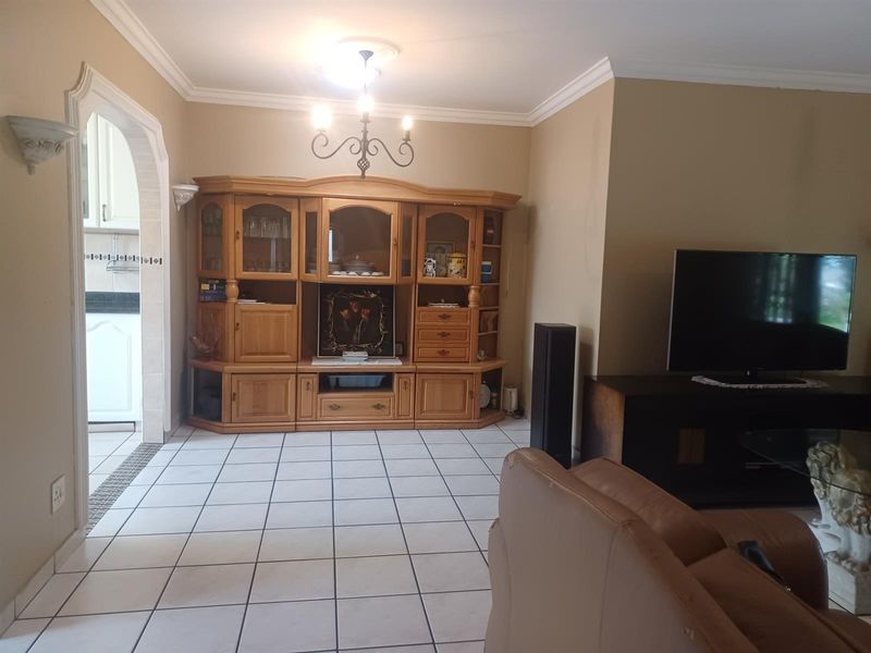 3 Bed 2 Bath complex for sale in Ashley Gardens pinetown - Photo 9