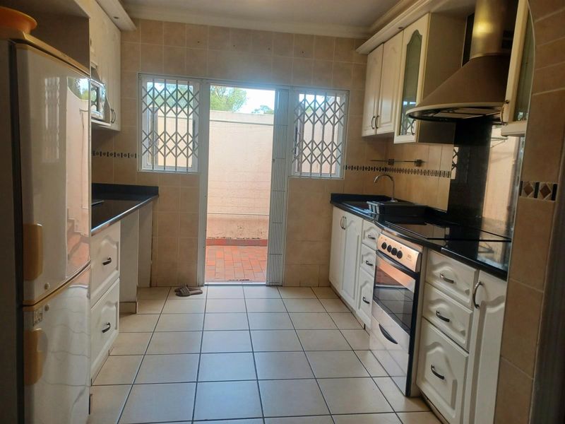 3 Bed 2 Bath complex for sale in Ashley Gardens pinetown - Photo 7