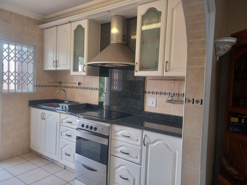 3 Bed 2 Bath complex for sale in Ashley Gardens pinetown - Photo 6
