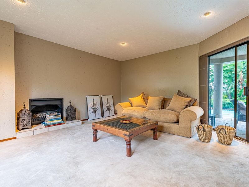 The Perfect Extended Family Home - 5 Bedrooms, Borehole and Timeless Charm in Kyalami Estate - Photo 7