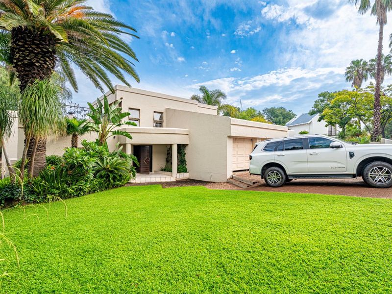 The Perfect Extended Family Home - 5 Bedrooms, Borehole and Timeless Charm in Kyalami Estate - Photo 6