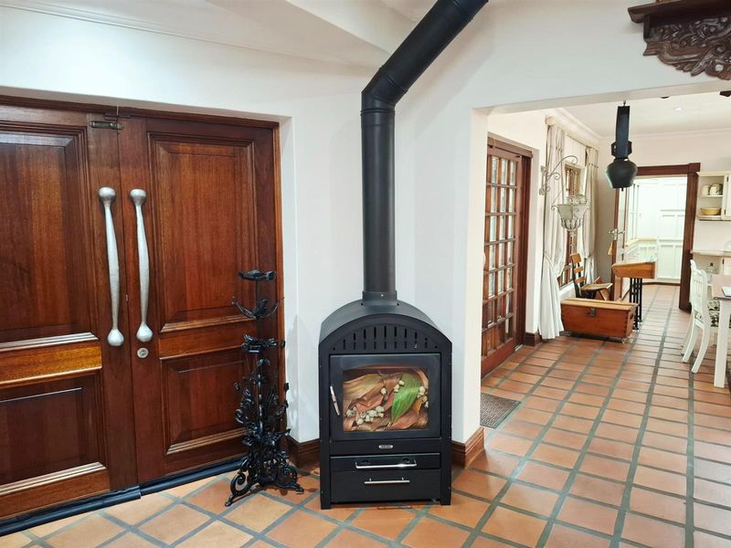 Space, style, and serious entertaining-this Gholfsig gem has it all. - Photo 9