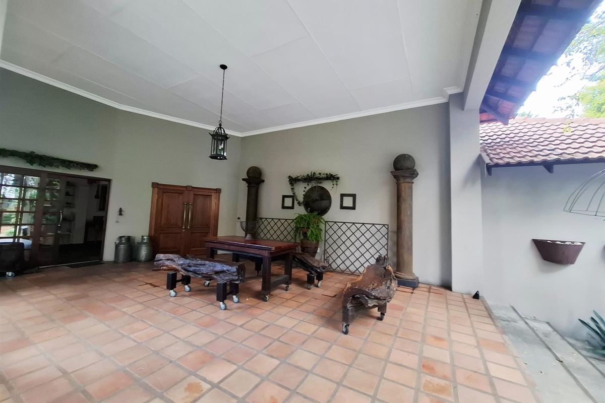 Space, style, and serious entertaining-this Gholfsig gem has it all. - Photo 5