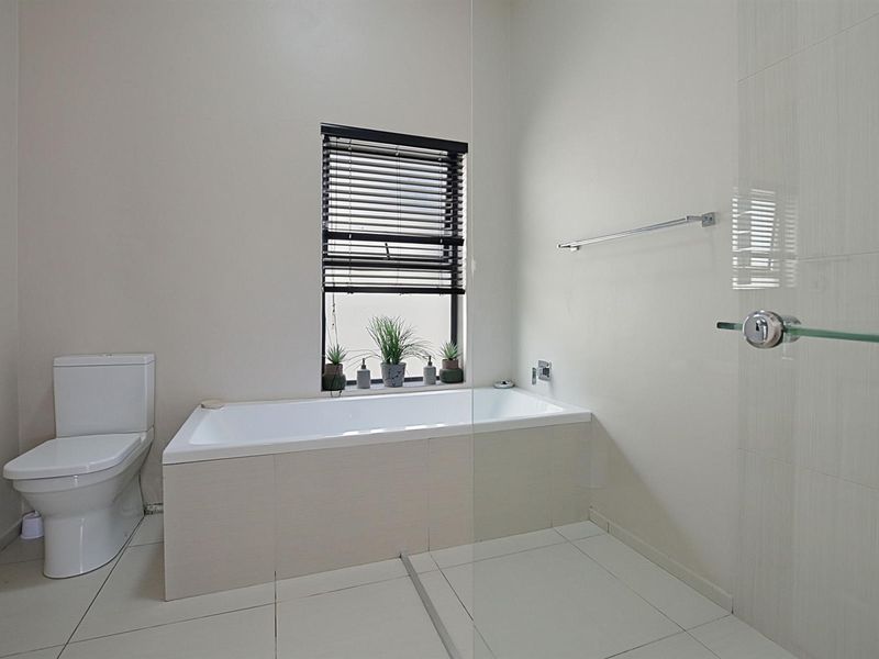 House To Rent in Parklands North, Blouberg - Photo 5