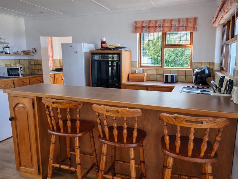 Fully Furnished 4 Bedroom Holiday Home in Lower Robberg Available for Easter - Photo 9