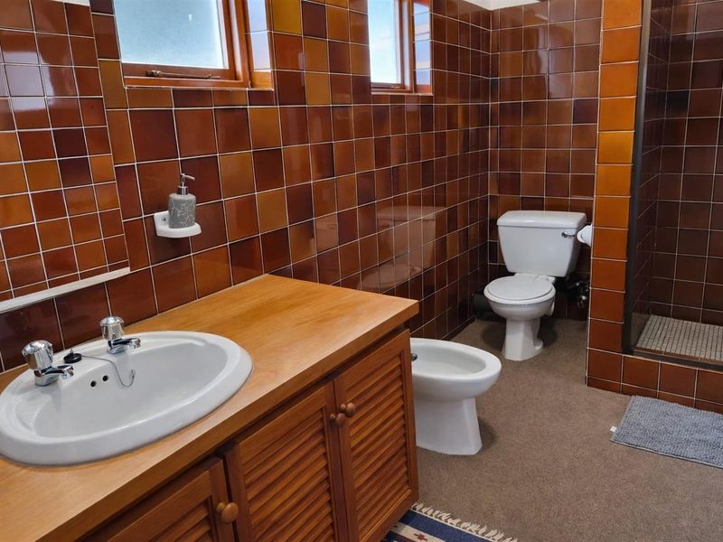 Fully Furnished 4 Bedroom Holiday Home in Lower Robberg Available for Easter - Photo 10