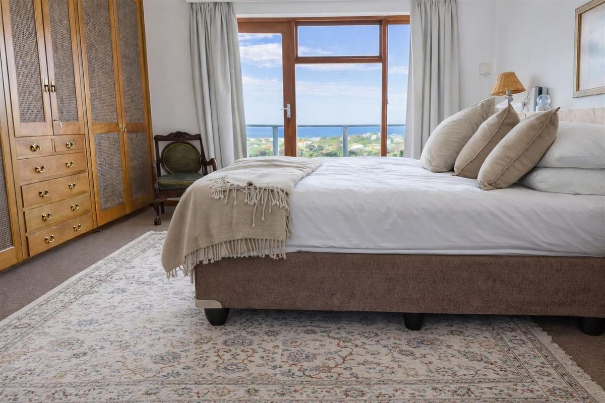 Fully Furnished 4 Bedroom Holiday Home in Lower Robberg Available for Easter - Photo 5