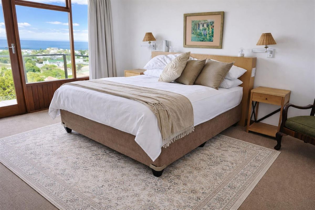 Fully Furnished 4 Bedroom Holiday Home in Lower Robberg Available for Easter - Photo 4