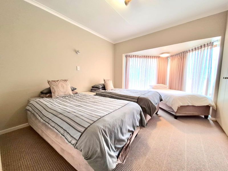 4 Bedroom Holiday Home with Pool and Surround Ocean Views for Easter Rental - Photo 4