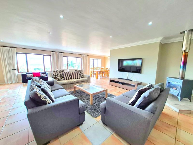 4 Bedroom Holiday Home with Pool and Surround Ocean Views for Easter Rental - Photo 8