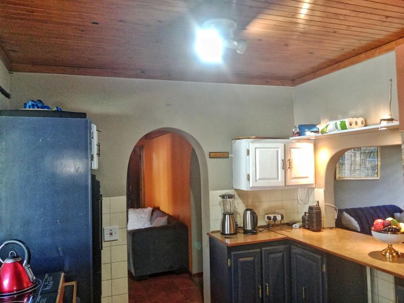 Spacious Family Home with a Swimming Pool To Rent in Dorandia, Pretoria - Photo 10