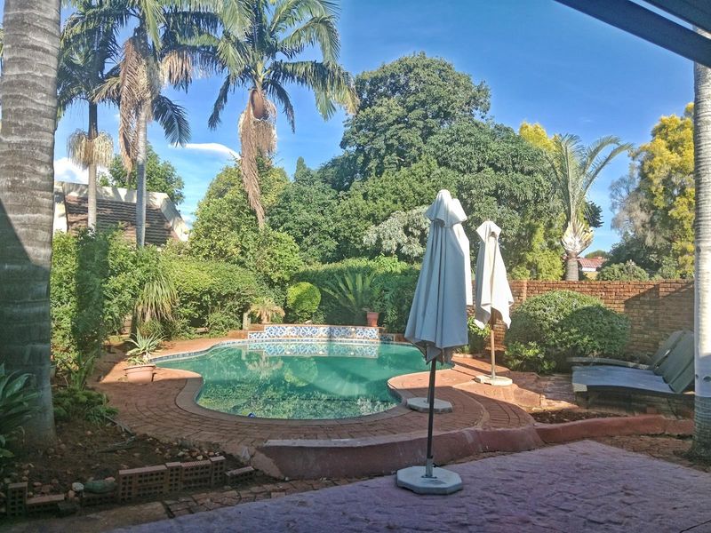 Spacious Family Home with a Swimming Pool To Rent in Dorandia, Pretoria - Photo 4
