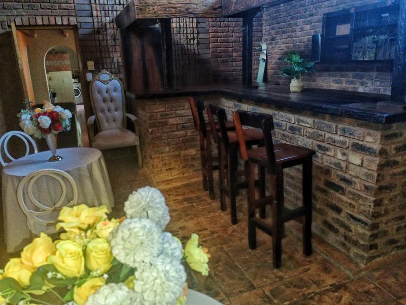 Spacious Family Home with a Swimming Pool To Rent in Dorandia, Pretoria - Photo 5