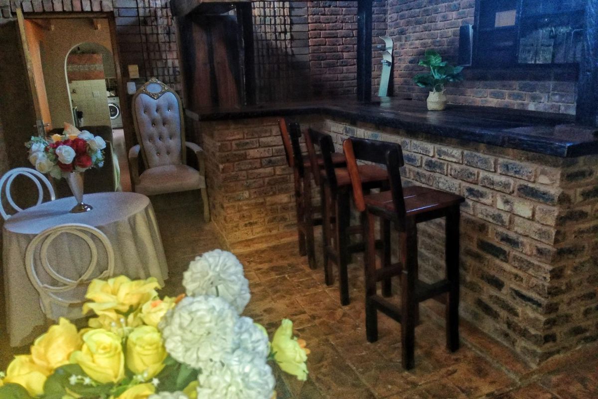 Spacious Family Home with a Swimming Pool To Rent in Dorandia, Pretoria - Photo 5