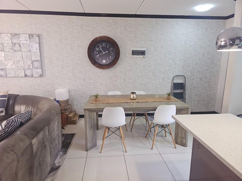 Immaculate 3 Bed 2 Bathroom Ground Floor Unit with Communal Pool in prestigious complex in Carlswald - Photo 10