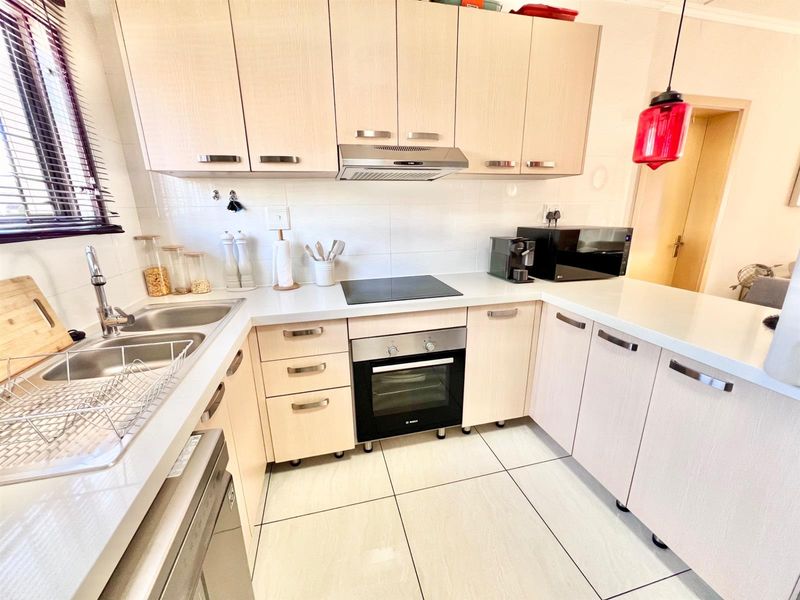 Ground Floor Apartment To Rent in Midrand - Photo 2