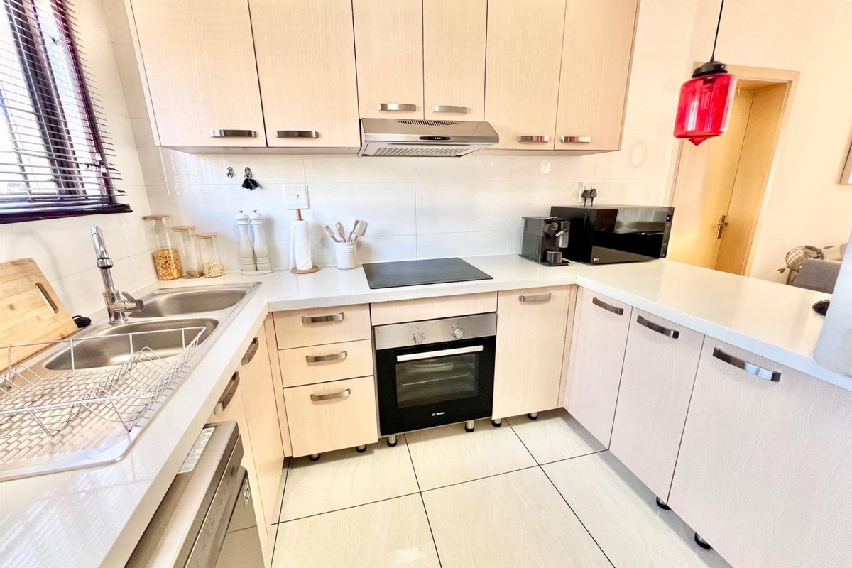 Ground Floor Apartment To Rent in Midrand - Photo 2