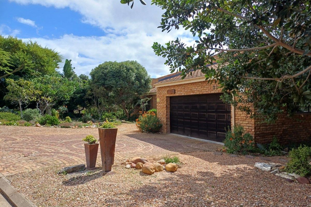 House For Sale in Stilbaai Wes, Stilbaai - Photo 4