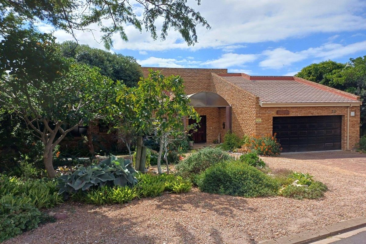 House For Sale in Stilbaai Wes, Stilbaai - Photo 3