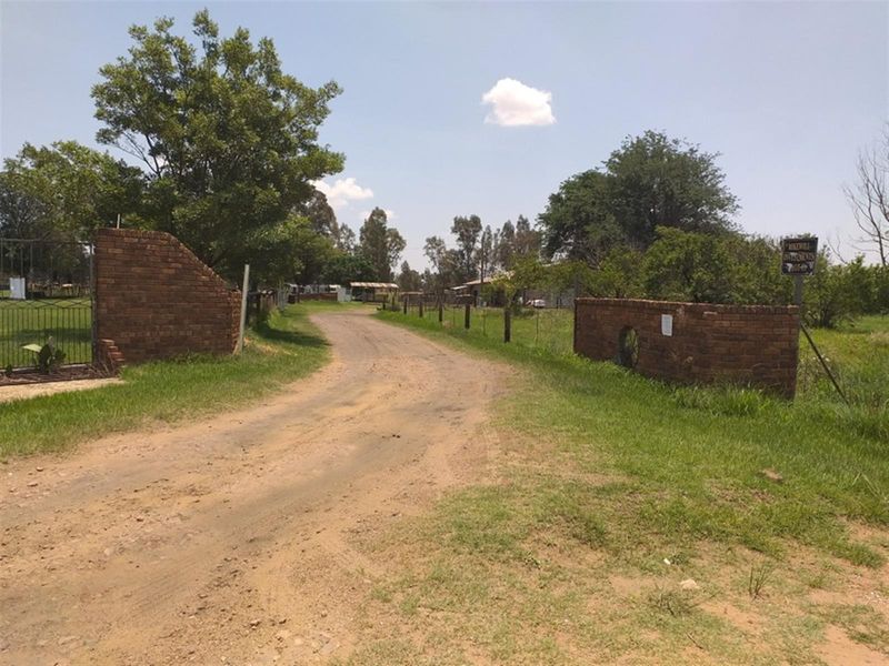 Farm For Sale in Wachtenbietjeskop, Bronkhorstspruit Rural Bronkhorstspruit Gauteng - Photo 2
