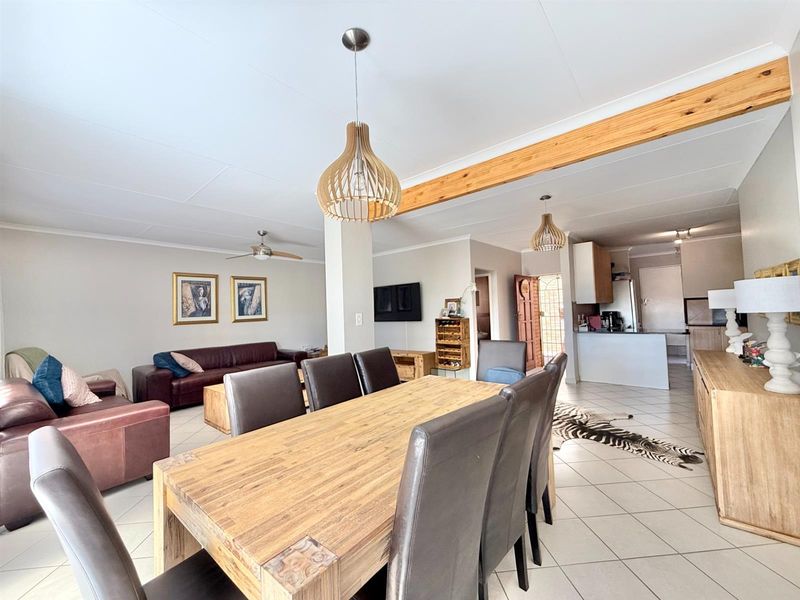 NEAT 3 BEDROOM TOWNHOUSE IN MORELETA PARK. PRETORIA EAST - Photo 5