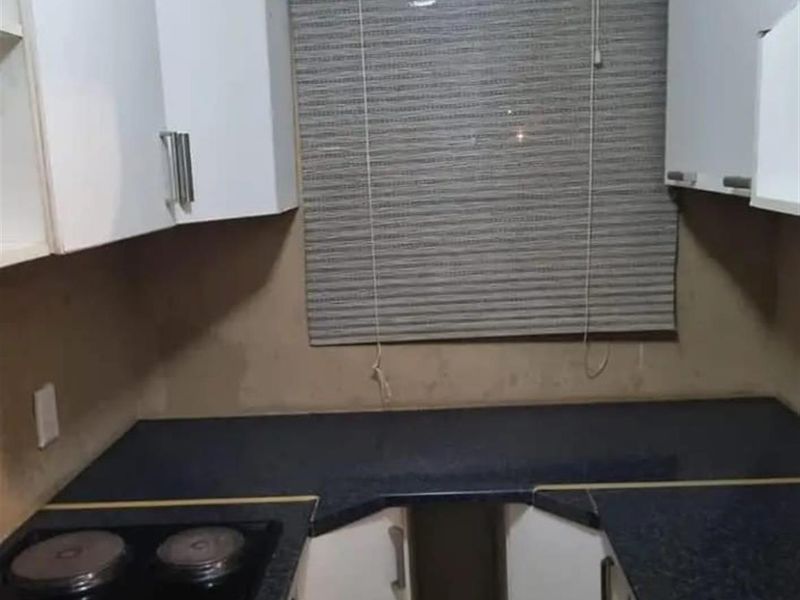 House To Rent in Protea Glen, Soweto - Photo 2