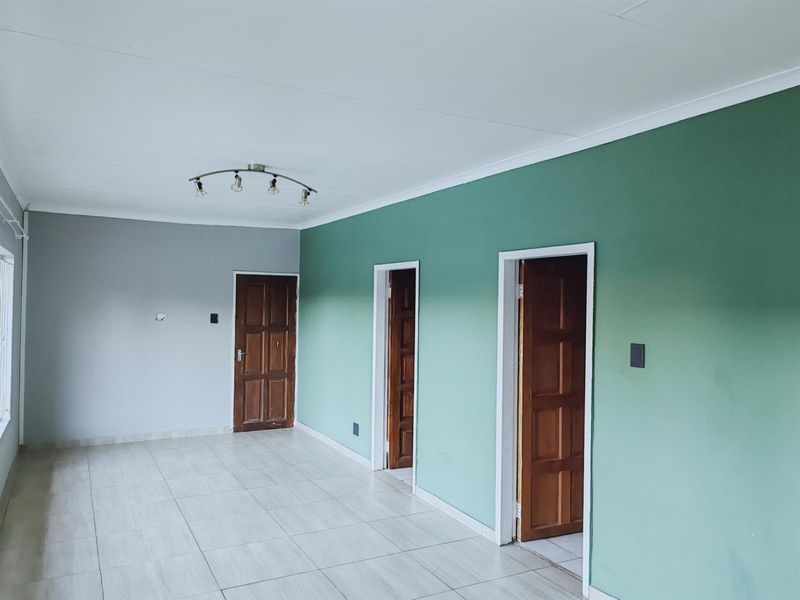 Apartment To Rent in Risiville, Vereeniging - Photo 2