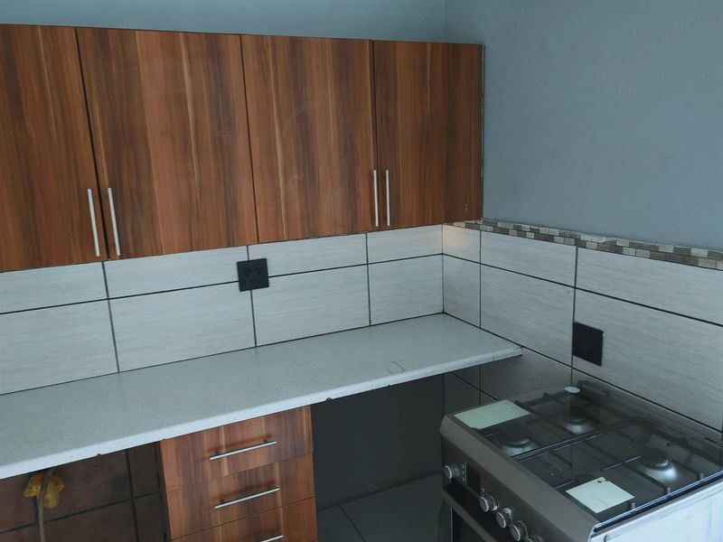 Apartment To Rent in Risiville, Vereeniging - Photo 5