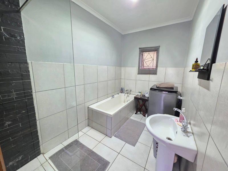 Apartment To Rent in Risiville, Vereeniging - Photo 8