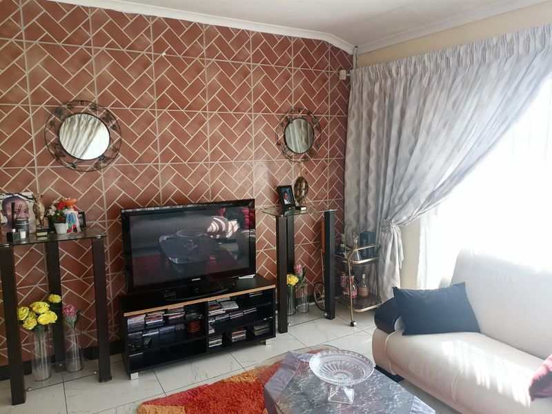 House For Sale in Norkem Park, Kempton Park - Photo 6