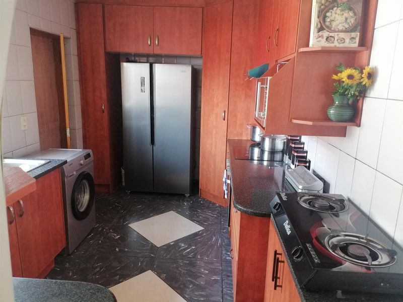 House For Sale in Norkem Park, Kempton Park - Photo 4