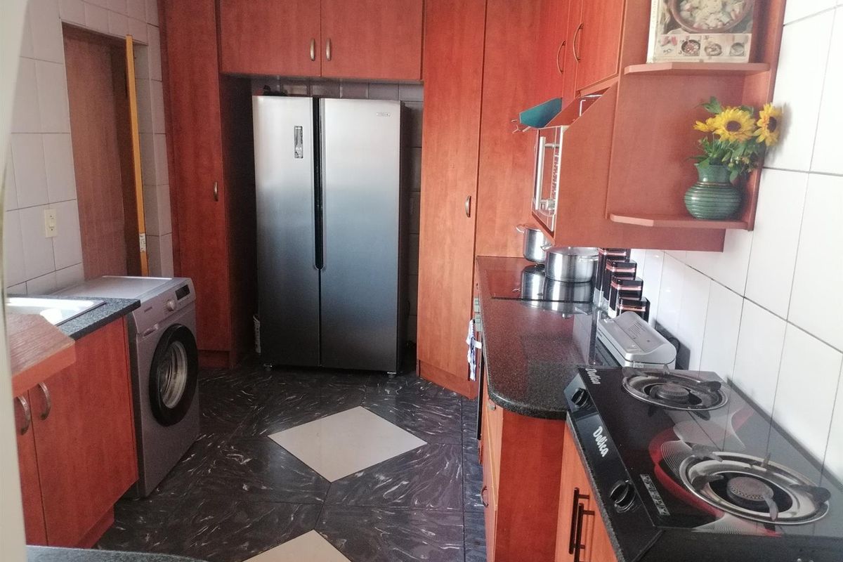 House For Sale in Norkem Park, Kempton Park - Photo 4