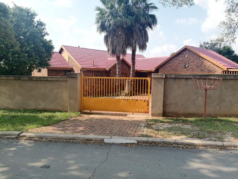 House For Sale in Norkem Park, Kempton Park - Photo 1