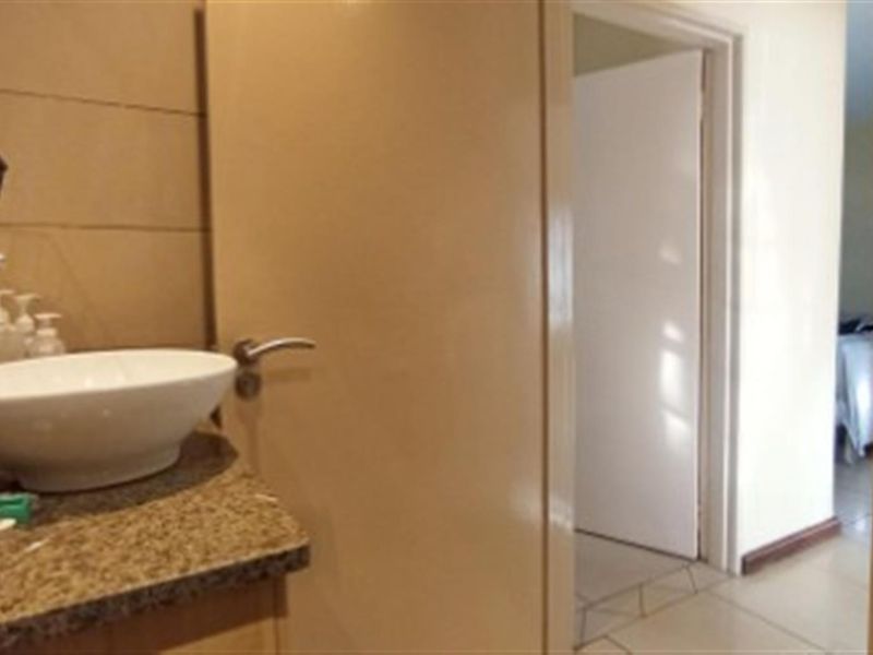 Rooihuiskraal North Sectional Title Apartment - Photo 10