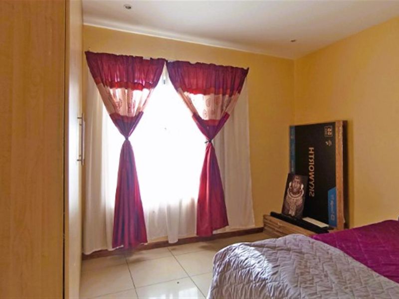 Rooihuiskraal North Sectional Title Apartment - Photo 5