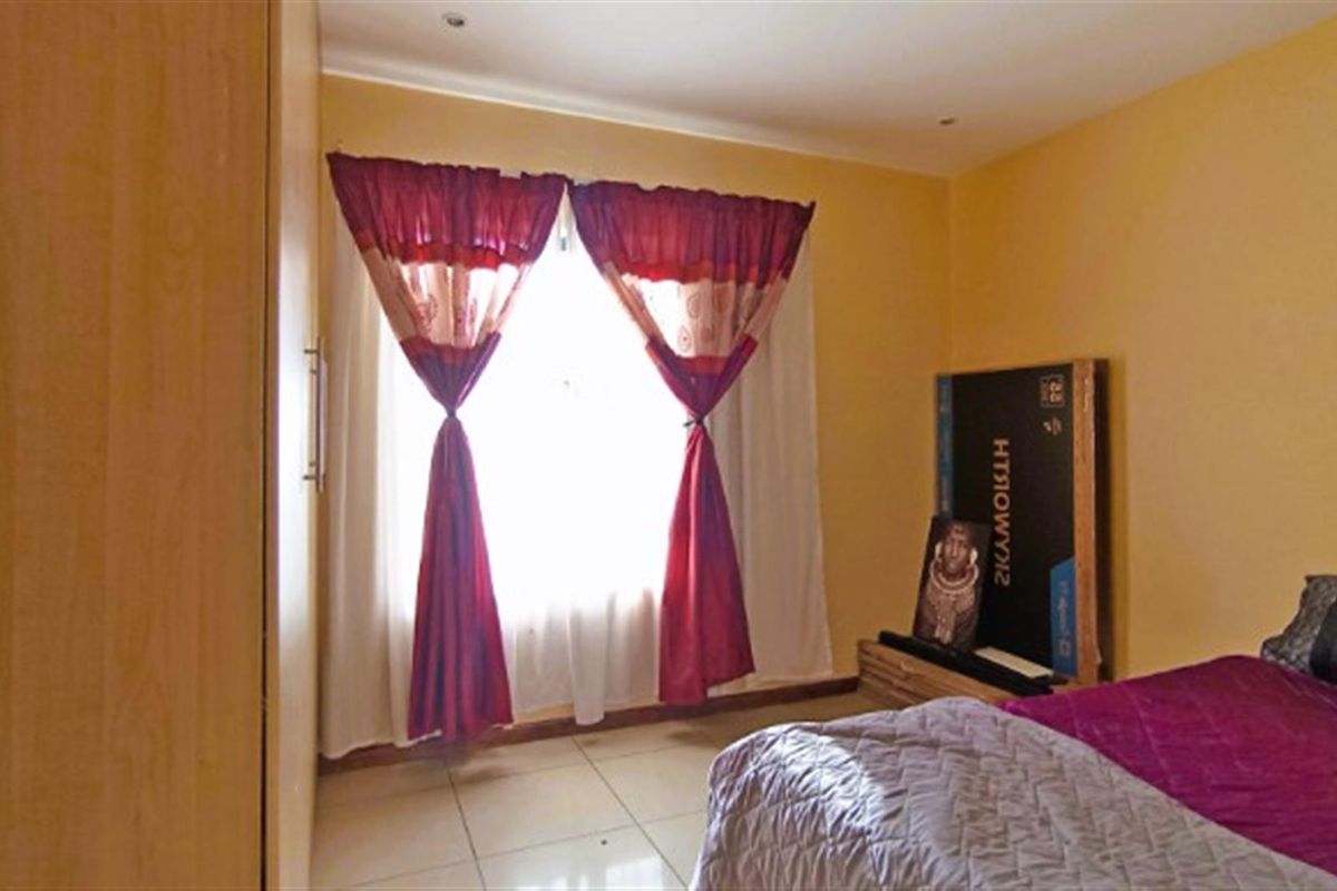 Rooihuiskraal North Sectional Title Apartment - Photo 5