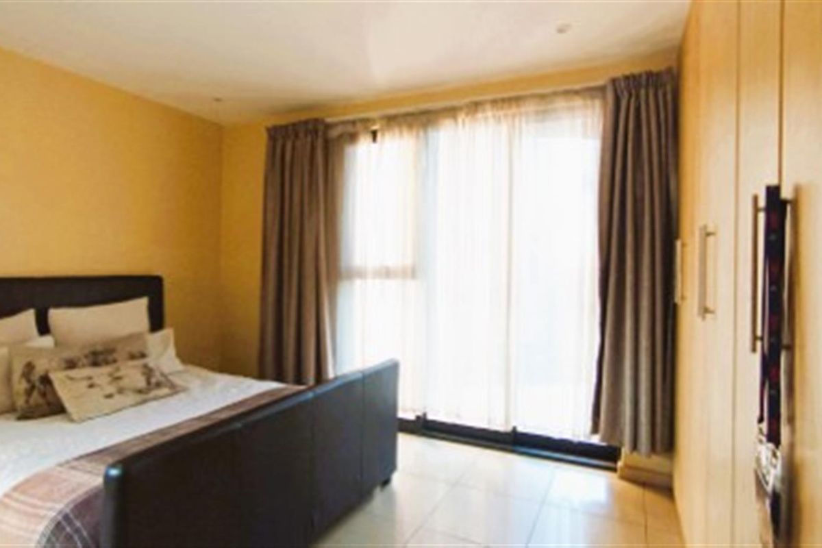 Rooihuiskraal North Sectional Title Apartment - Photo 3