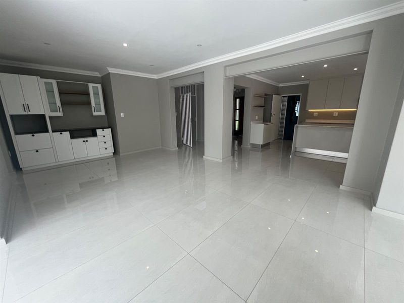 Newly Renovated Family Home in Secure Gated Community - Photo 7