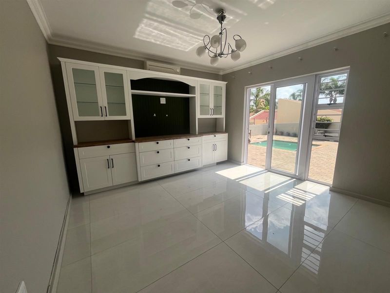 Newly Renovated Family Home in Secure Gated Community - Photo 6