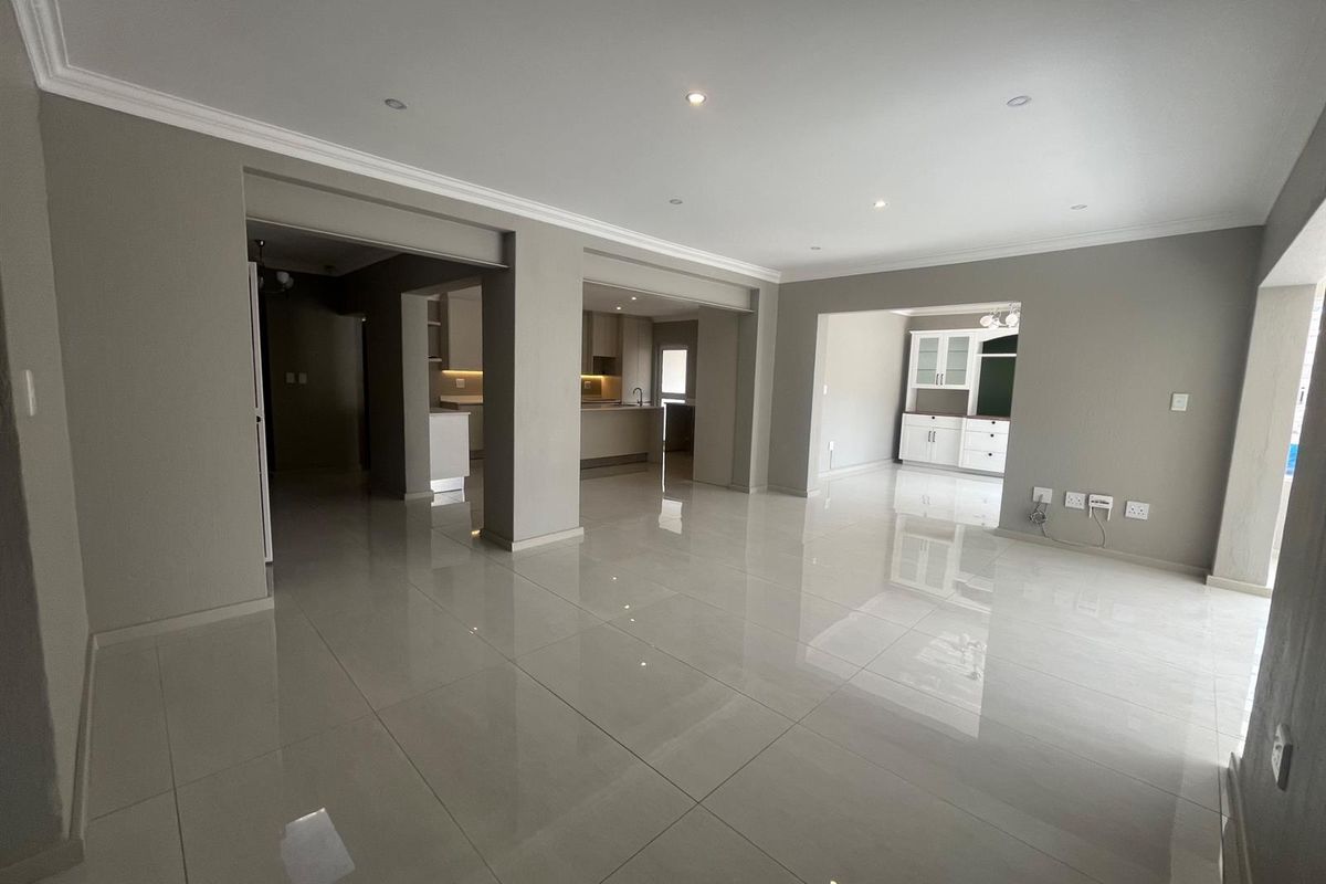 Newly Renovated Family Home in Secure Gated Community - Photo 4