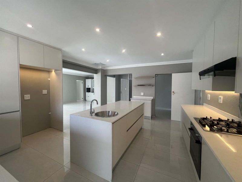 Newly Renovated Family Home in Secure Gated Community - Photo 3