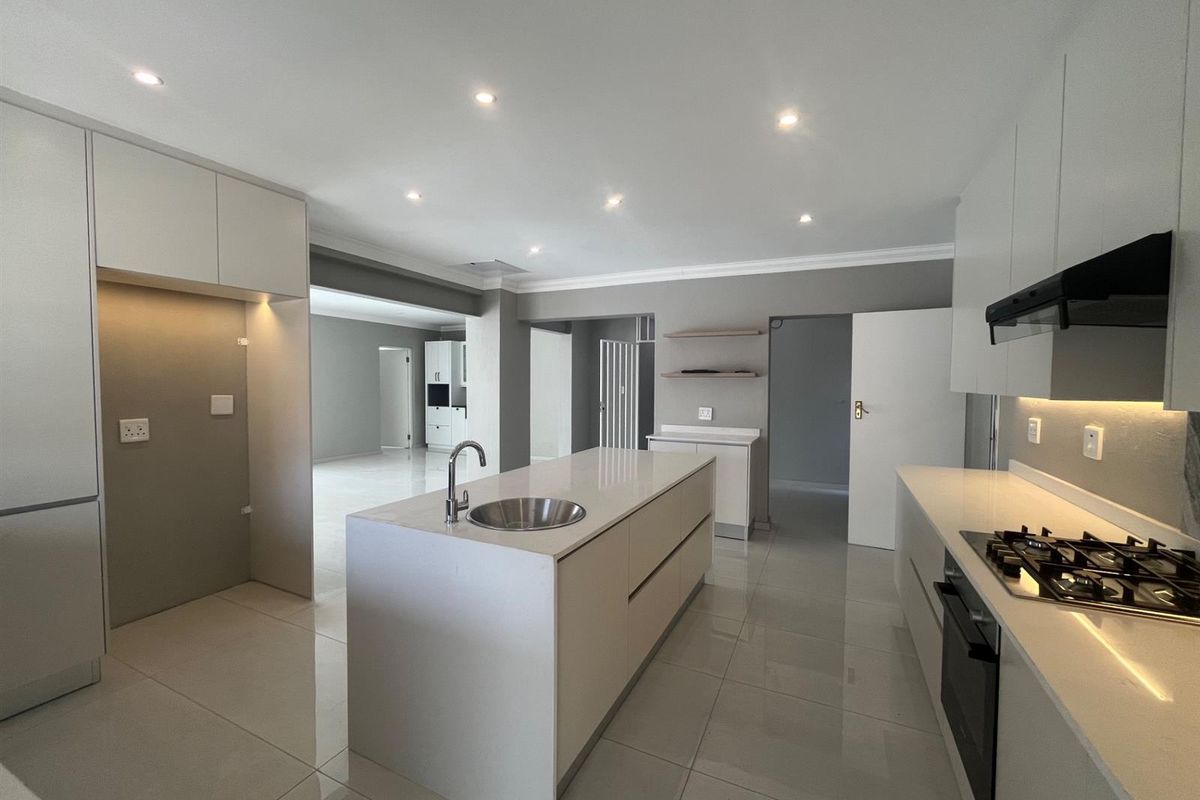 Newly Renovated Family Home in Secure Gated Community - Photo 3