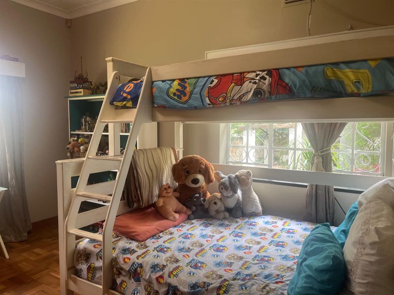 Spacious Family Home for Rent - Photo 10