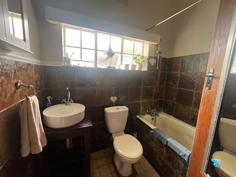 Spacious Family Home for Rent - Photo 7